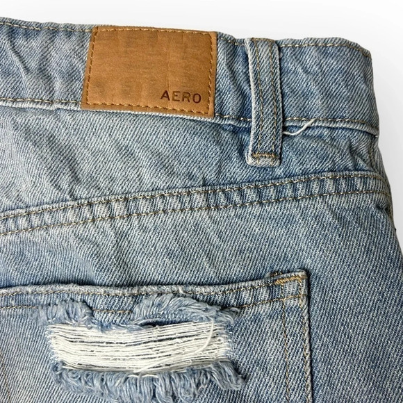Aeropostale Light  Blue Denim Distressed Mom Short - Picture 4 of 6